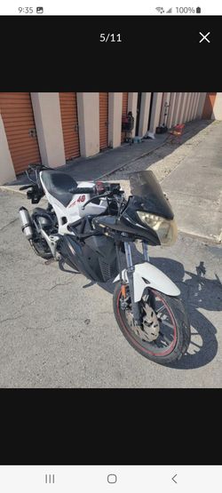 Selling  Whole Bike For  Parts Only  !!!, 2022 Vitacci Rocket 150cc YN150T-9. Engines Turns Over. Asking $200 Firm