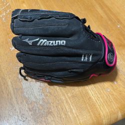 Mizuno Fast Pitch Softball Glove