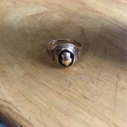 Gold And Onyx 1945 Class Ring 