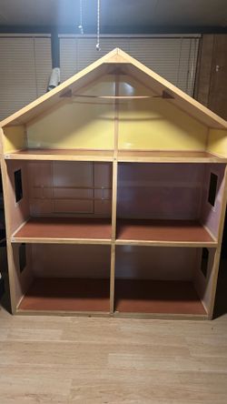 Doll house 6 ft