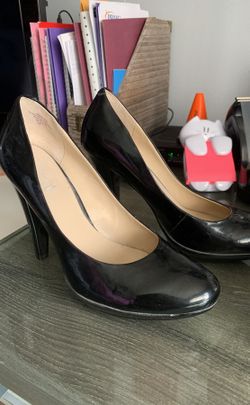 Black patent leather size 9 shoes