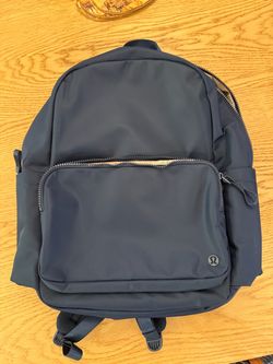 Brand new never used Lululemon Everywhere Backpack Navy blue