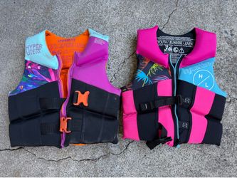 Kids Hyperlite life jackets