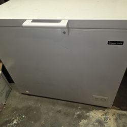 8.7 Cu FT Chest Freezer