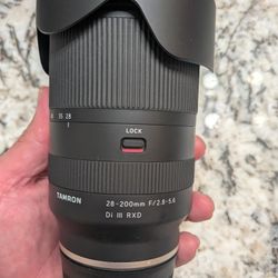 Sony E Mount Lens 28-200mm F/2.8-5.6

Di III RXD