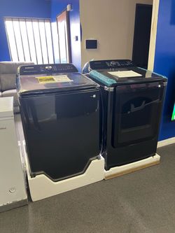 Samsung large capacity black washer and dryer