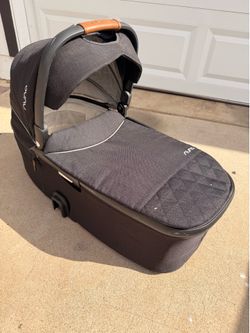 Nuna Bassinet
