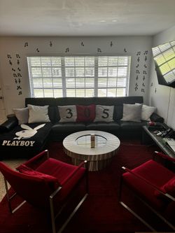 BLACK LEATHER COUCH - NEED GONE ASAP