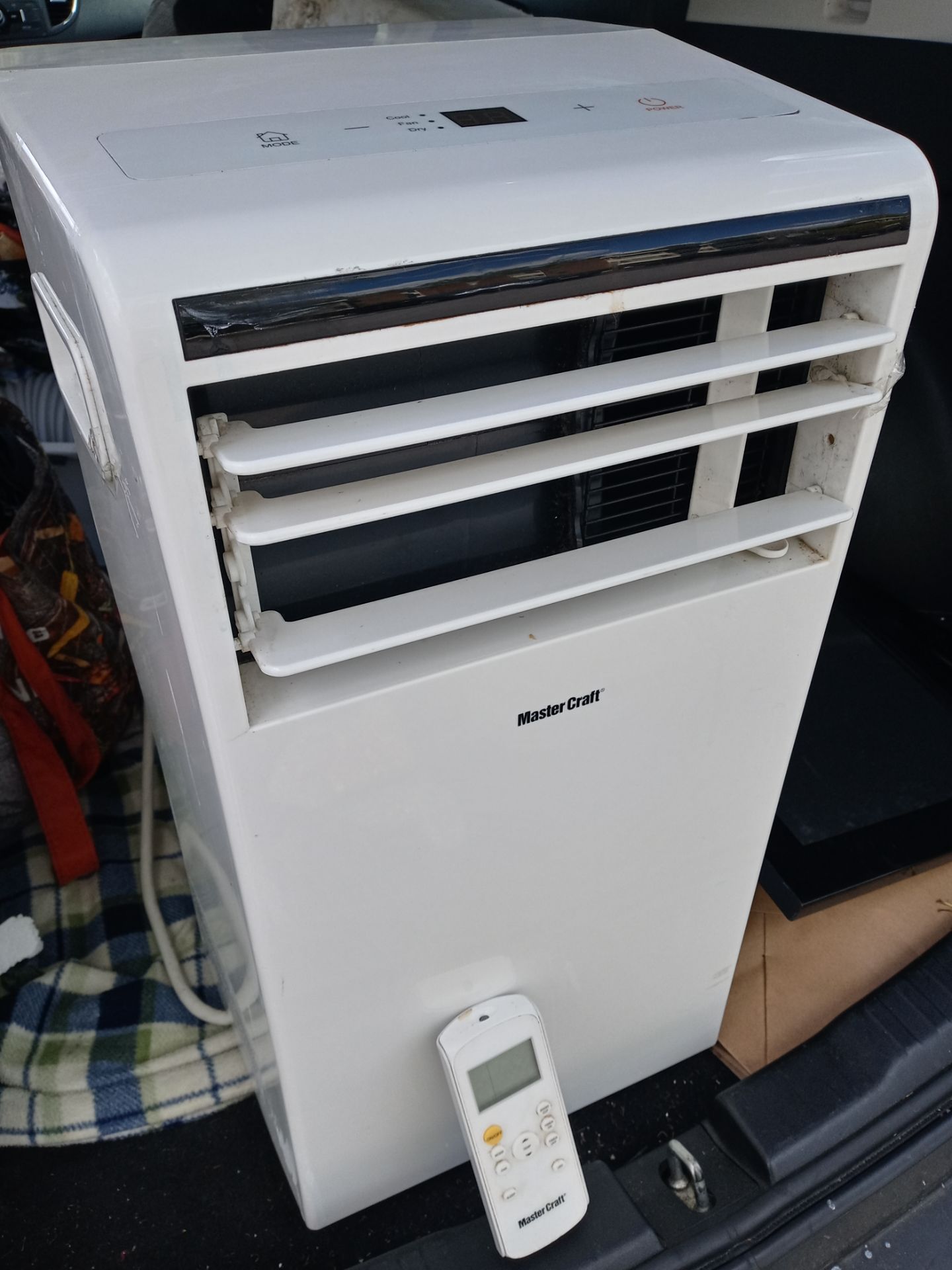 MasterCraft Portable AC Unit – Works Great (with Remote) and window kit