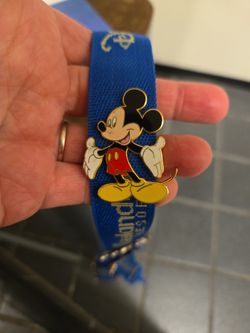 DISNEY MICKEY MOUSE PIN ORIGINAL 