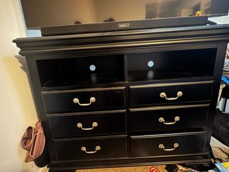 Dresser