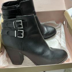 BLACK BOOTIES SZ 8 GOOD CONDITION 