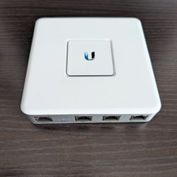 UniFi Security Gateway (USG) 
