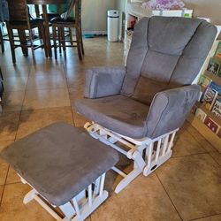 Nursery Rocking Chair With Rocking Ottoman 