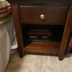 Night stand 