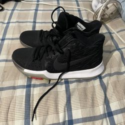 Kyrie 3 Black White