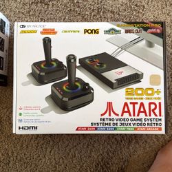 ATARI GAME CONSOLE