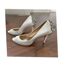 would couple Event Fashion Shine with Sophisticated and Modern Styles