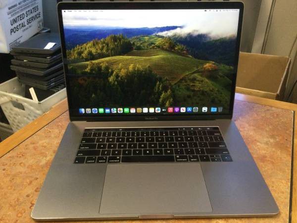 Apple MacBook Pro 15" Mid 2018 Touchbar 6 Core i9 32gb 1TB SSD

