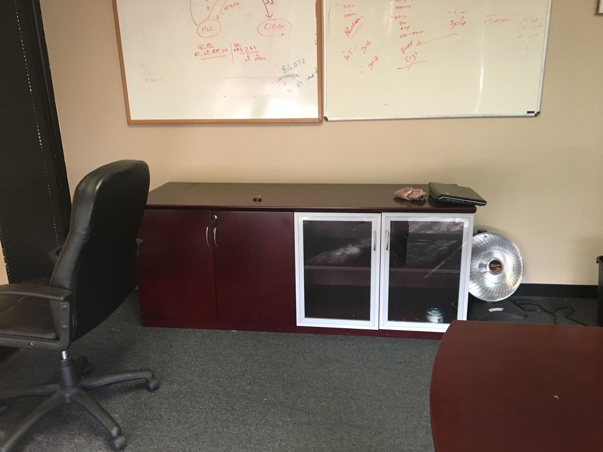 Credenza/entertainment Center