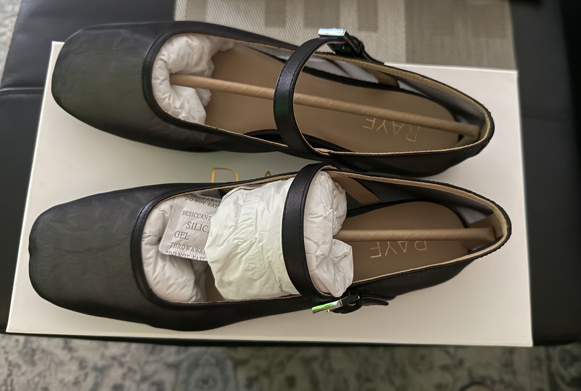 Raye Women Shoe Size 9