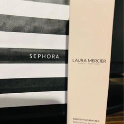 Laura Mercier Tinted Moisturizer Natural Skin Perfector Broad Spectrum SPF 30. 