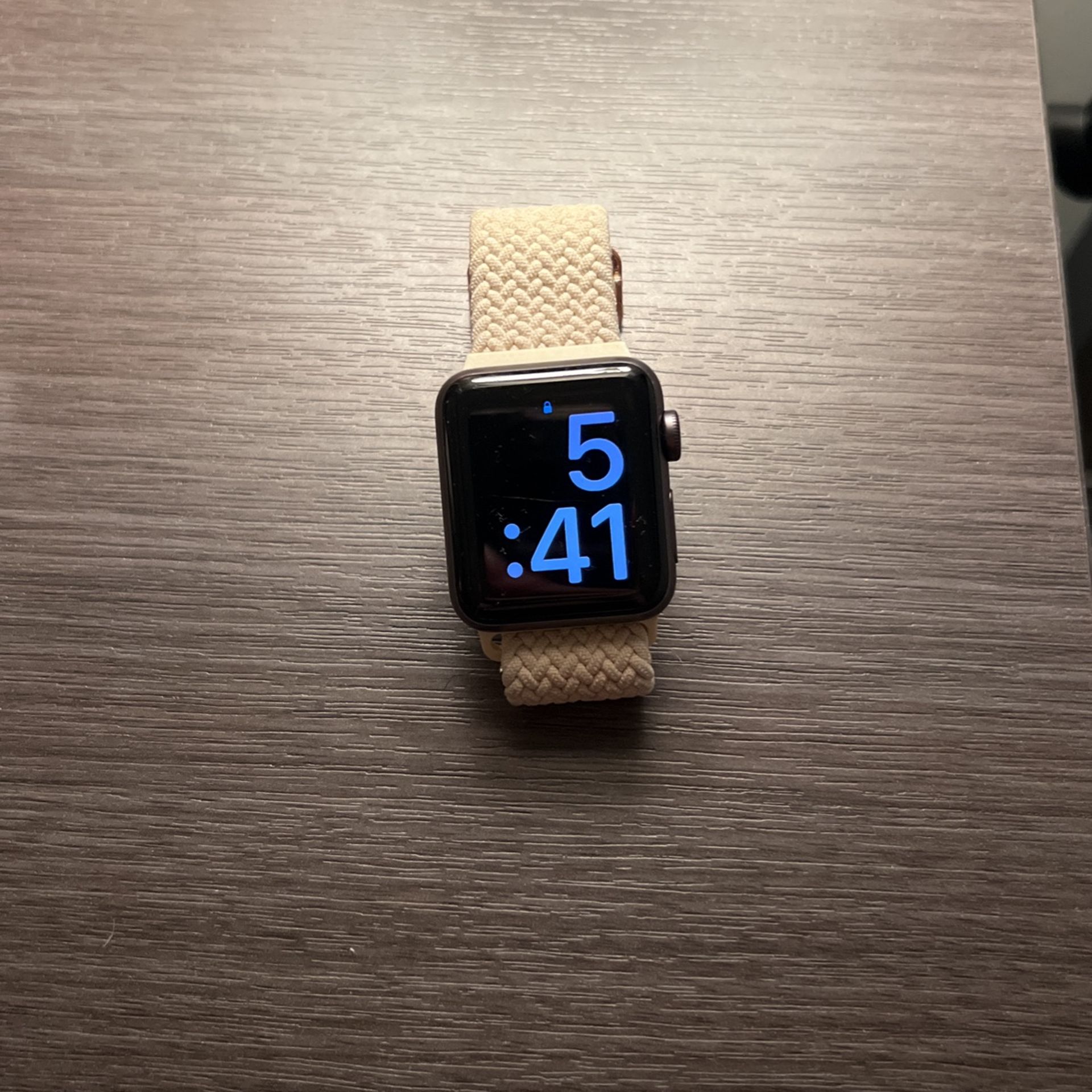 APPLE WATCH- series 3