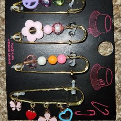 4 Pins Beaded Charms 