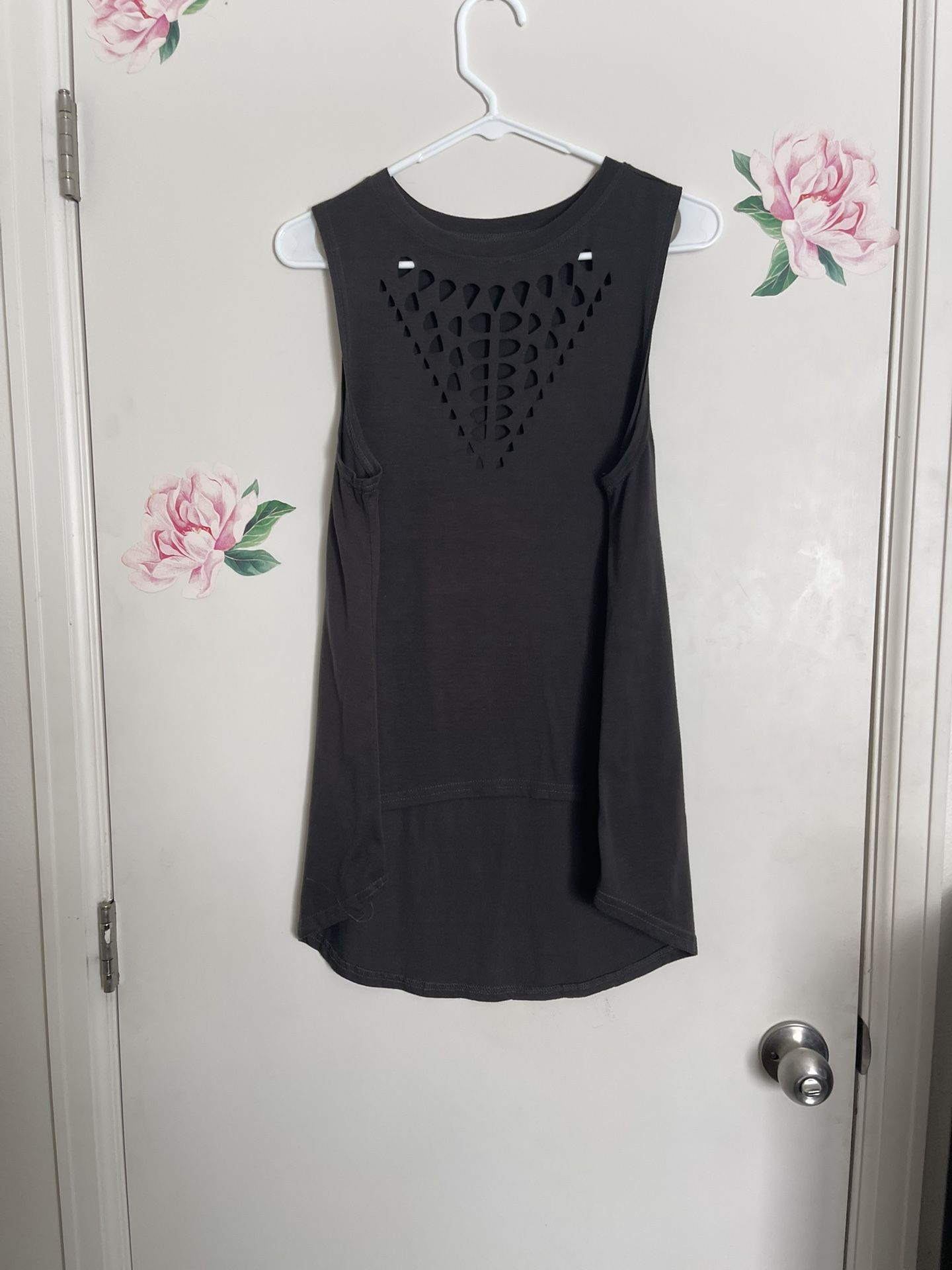 New Women’s Top Size Medium 