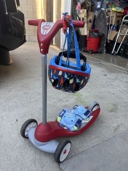 Radio Flyer Scooter + Helmet + Bluey Knee Pads