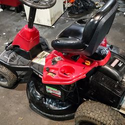 Excellent Condition! Craftsman RER 1000 13HP 30 Inch Riding Lawnmower!