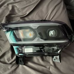 Dodge Durango Headlight