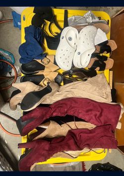 Size 7 women’s croks boots heels shoes