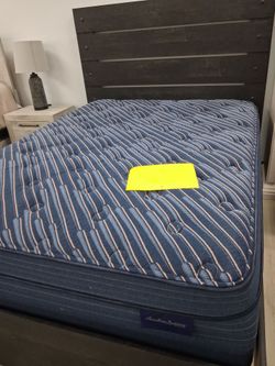 *Summer Sale Event!!!*---Ashley Stunning Queen/King Bedroom Sets---From $999!!!---Delivery/Financing Available🙌