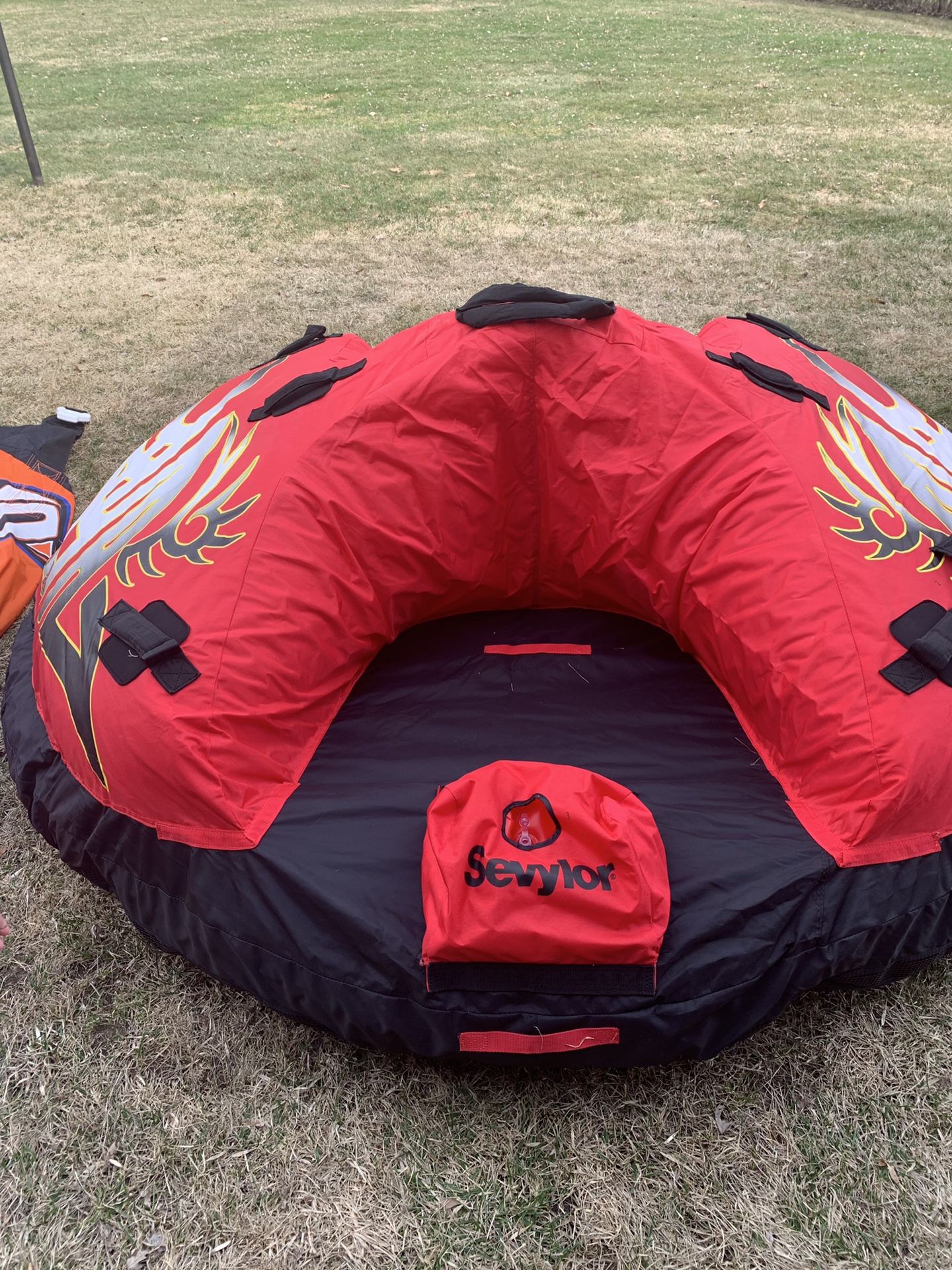 Sevylor orbit 2 person spinning tube