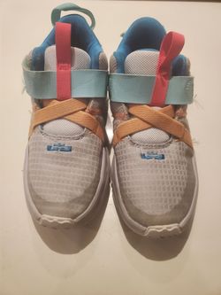 Nike LeBron Kids Sneakers