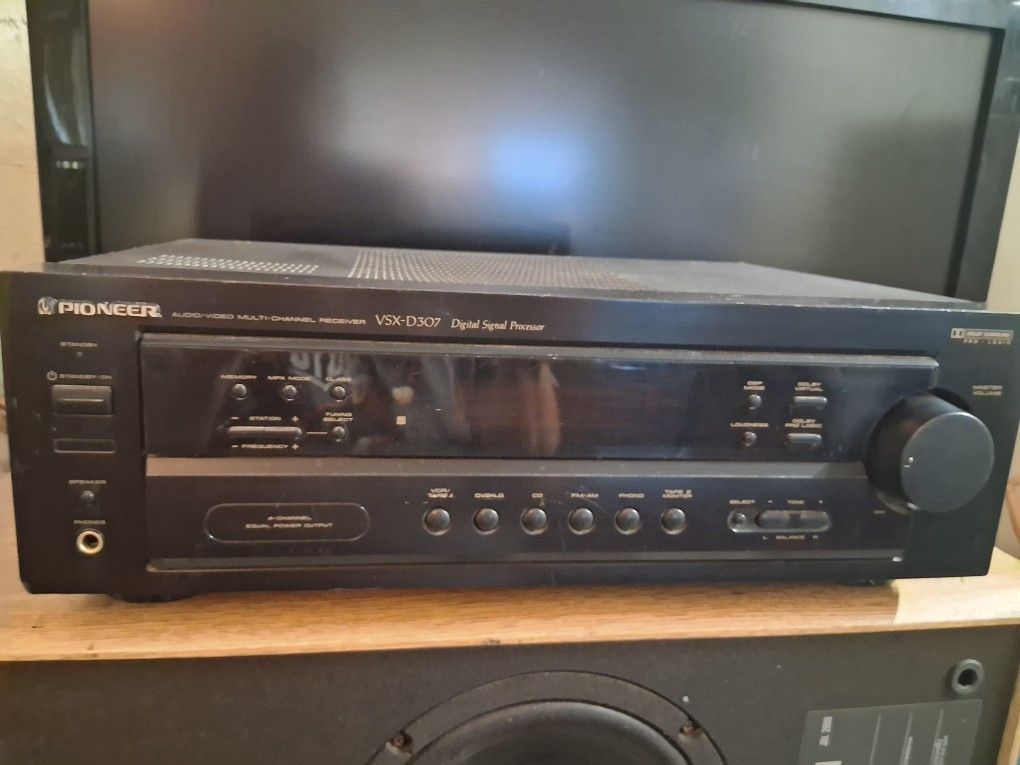 Pioneer Stereo Receiver Amplifier 210 Watts Working Great