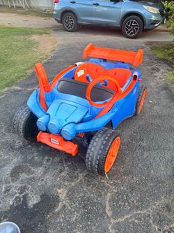 Power Wheels Hot Wheels Ride-On Car