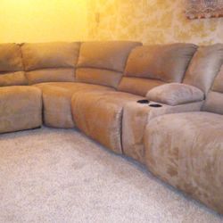 Used Like New Raymour Flanigan Sofa