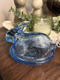 L.E. Smith Blue Rabbit On Basket