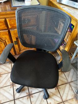 Black Rolling Office Chair