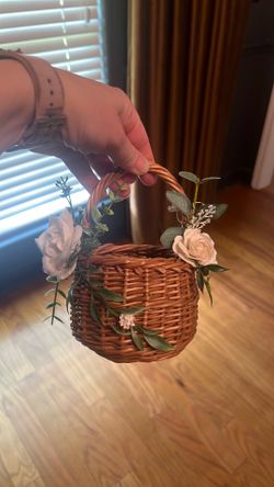 Flower girl basket