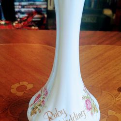 Vintage Estate Queens Bone China Rosina Ruby Anniversary Vase!! 7" H!!