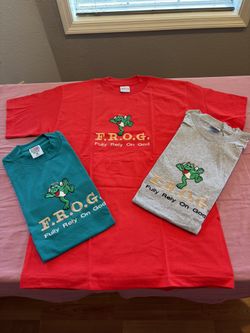 Embroidered FROG Design T-Shirt Size M