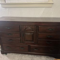 Night stands and dresser