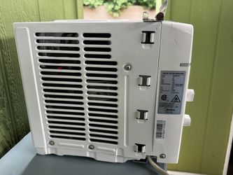 Midea Window Type Air Conditioner