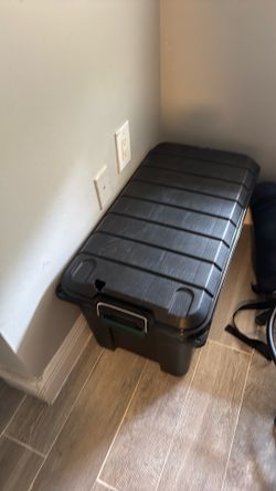 Tote box