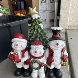 Snowmen Snowman ⛄️ Outdoors Indoors Christmas Decor 21 Inches Tall X 21 Inches Wide 