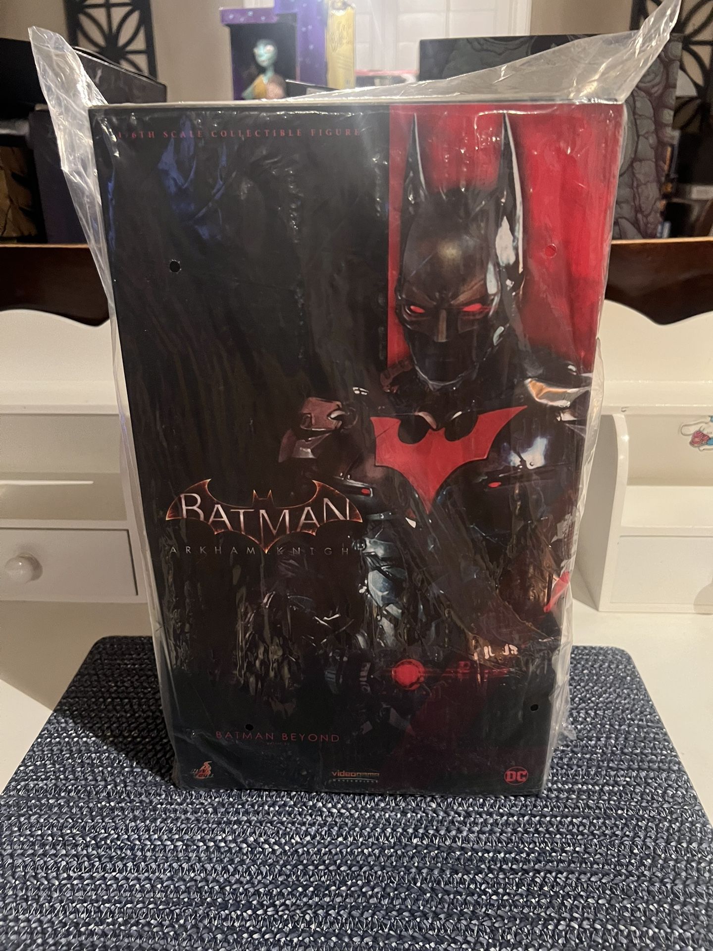 Hot Toys VGM39 Batman Arkham Knight Batman Beyond
