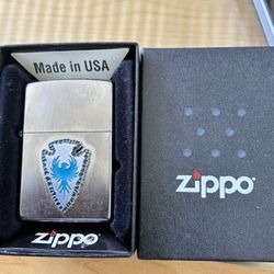 New Zippo 29101 Arrowhead Emblem Lighter Silver